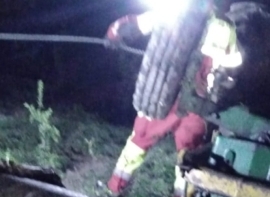 Fallece un hombre de 60 aos tras volcar el tractor que conduca en Fontibre
