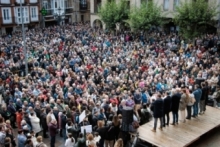 Miles de personas se manifiestan en defensa la sanidad pblica campurriana