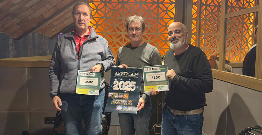 Asfocam entrega la recaudacin del calendario solidario a favor de la  Asociacin Cntabra de Esclerosis Lateral Amiotrfica