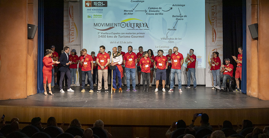 Enmedio participa en la presentacin de la 5 Vuelta a Espaa Ultreya Ms Sol en Sevilla