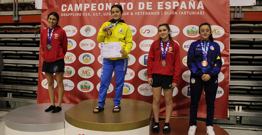 Tres oros y un bronce para la luchadora Iris Garca en los campeonatos de Gijn y Guadalajara